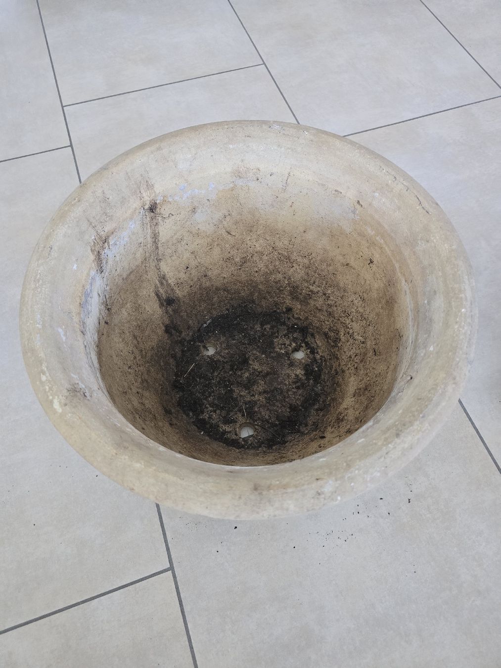 Pots de fleurs: Schöner grosser Tontopf – D'occasion à Rickenbach b. Wil par Kth_v8 2