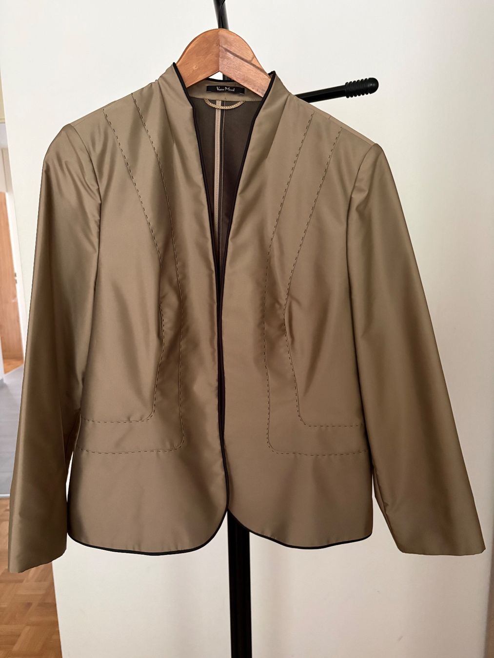 Lots de vêtements: Jacke-Rock -Bluse – D'occasion à Zürich par luc_2t2q 1