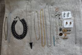 1 schönes 29 teiliges Modeschmuck Set