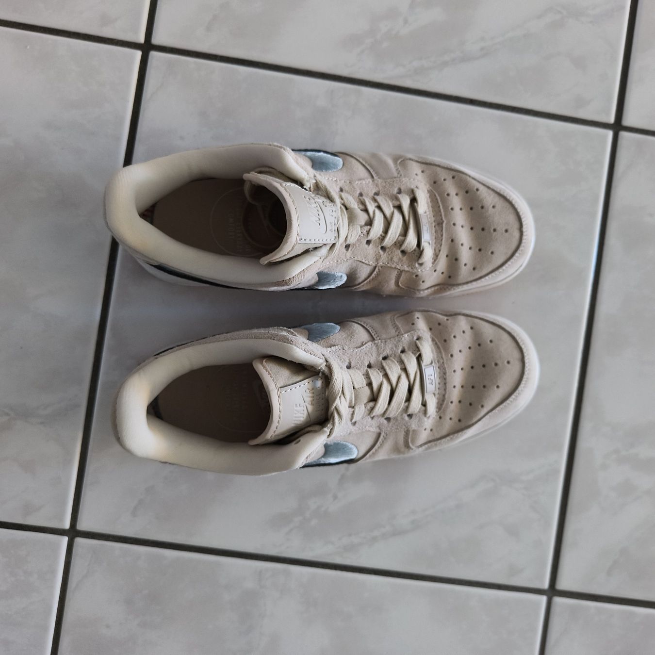 Damenschuhe: Baskets Nike Air Force 1 beige 38 – Neu (gemäss Beschreibung) aus Neuchâtel von yba_9xgy 4