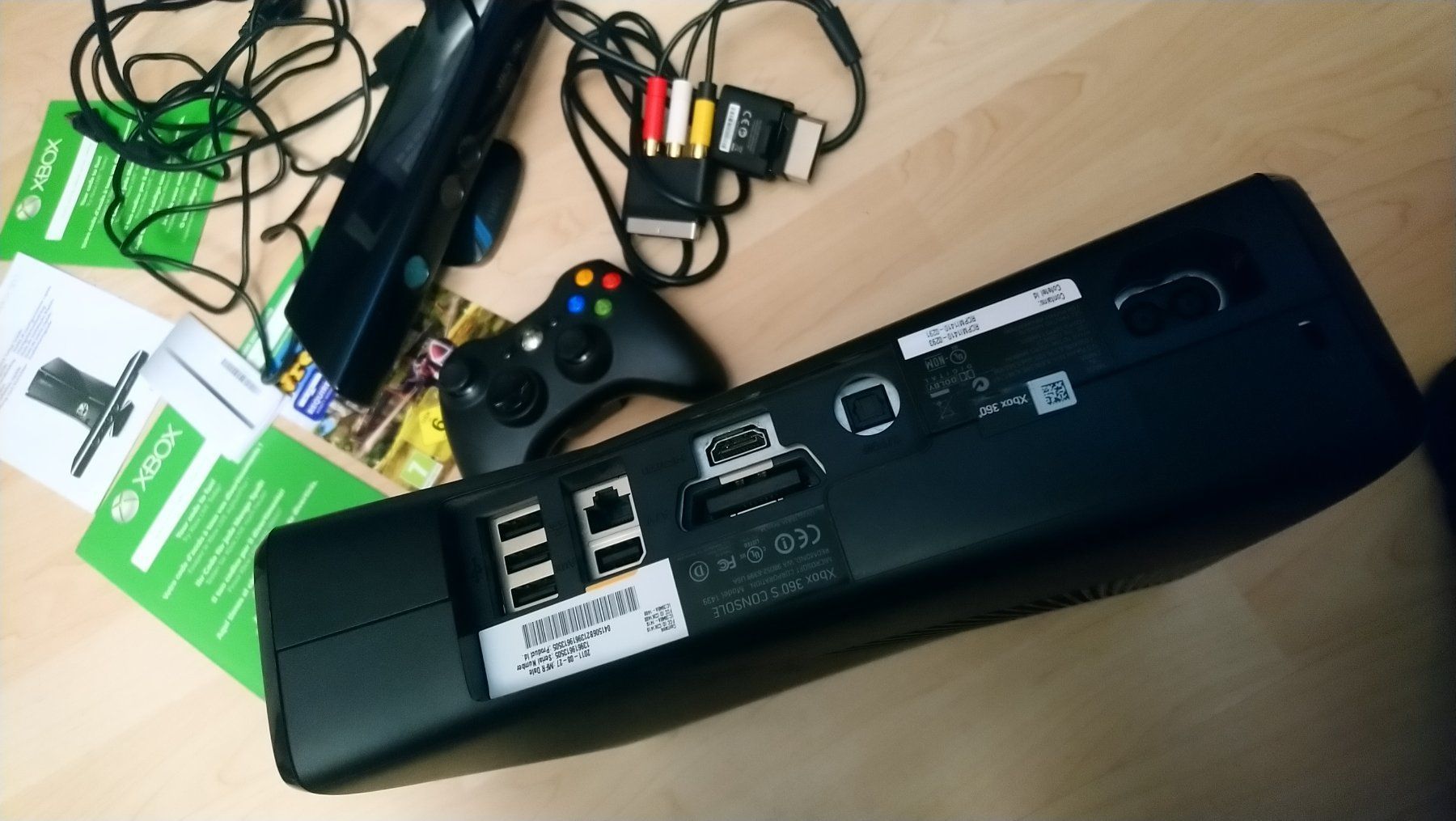 Microsoft Consoles: Xbox 360 Kinect mit Zubehör – D'occasion à Ettingen par flouleFM 7