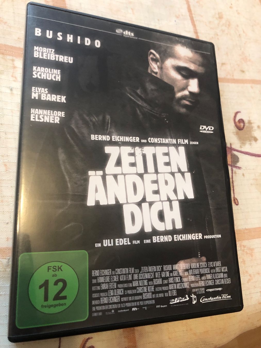Tous les DVDs: Zeiten ändern Dich – D'occasion à Schaffhausen par D-MAC