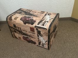 Truhe Deko New York Motiv 55cm x 30cm x 30cm guter Zustand
