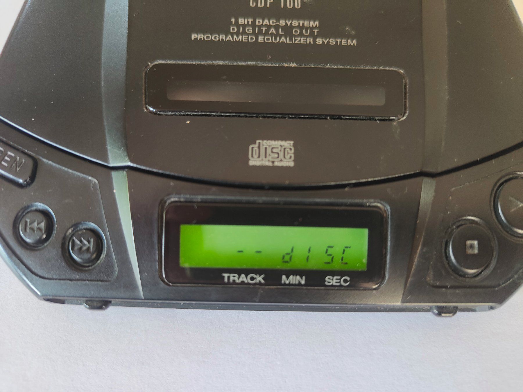 Grundig Tragbarer Mediaplayer: Grundig CD player CDP 100 – Defekt aus Gland von Pi-Oh 1