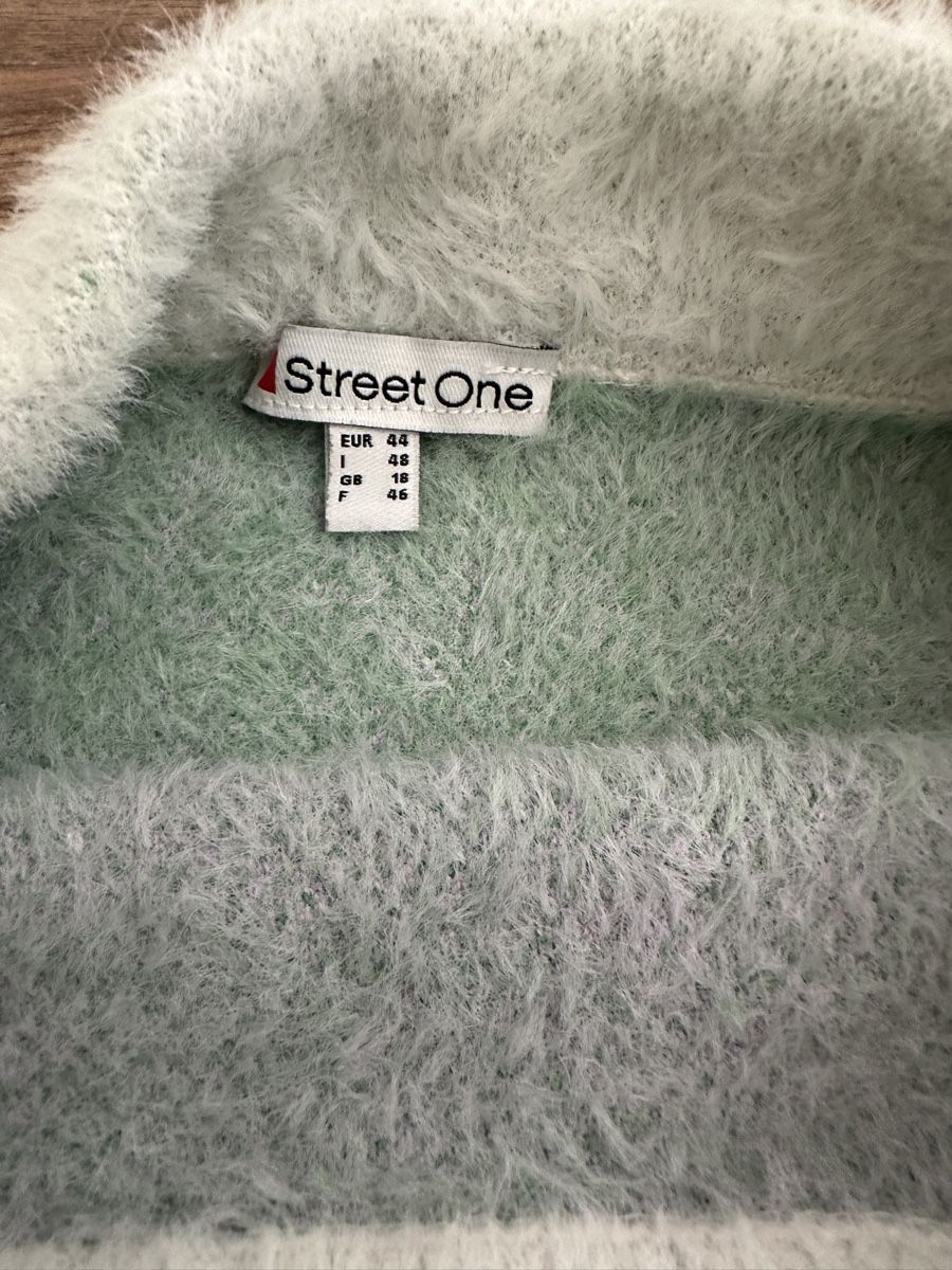Pullover & Sweatshirts: Street One Flausch-Pullover, Gr. 44, Pastell-Look, Top! – Gebraucht aus Emmen von moodle13 1