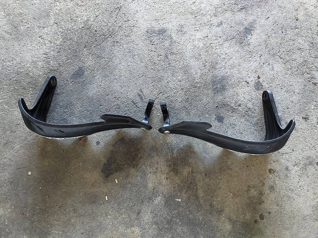 Tutti i ricambio per moto: Handguards Supermoto – Usato da Speicher venduto da sgtcheaftain 2