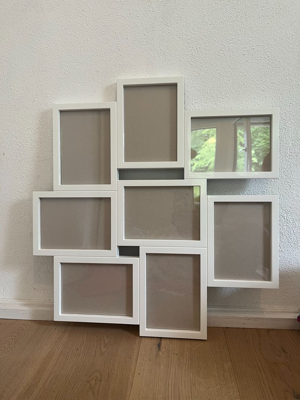 Cadres de tableaux: Collage-Rahmen für 8 Bilder IKEA – D'occasion à Effretikon par aileeke