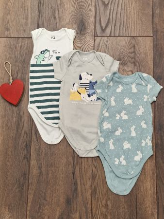 3 Bodys C&A Grösse 86 top Zustand