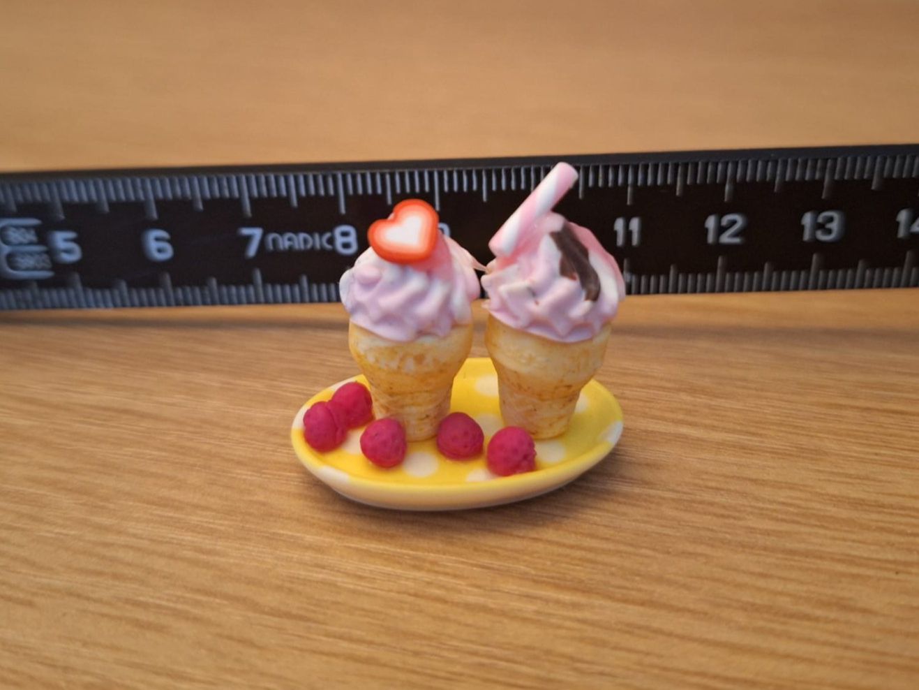 Case e mobili per bambole: Handmade Glace Teller – Nuovo (secondo la descrizione) da Zürich venduto da HandmadeTinyFood 1