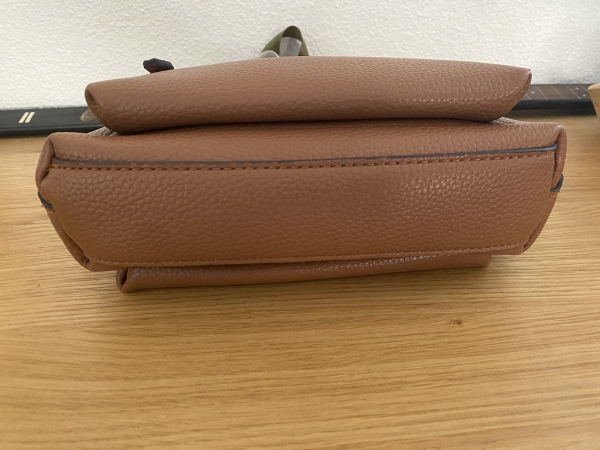 Guess Borse da donna: Umhängen Guess, braun, neuwertig  – Nuovo (secondo la descrizione) da Obernau venduto da Oxana5 3