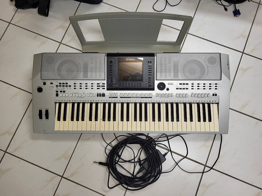 Strumenti musicali: Yamaha Keyboard – Usato da Oberentfelden venduto da flo_759x
