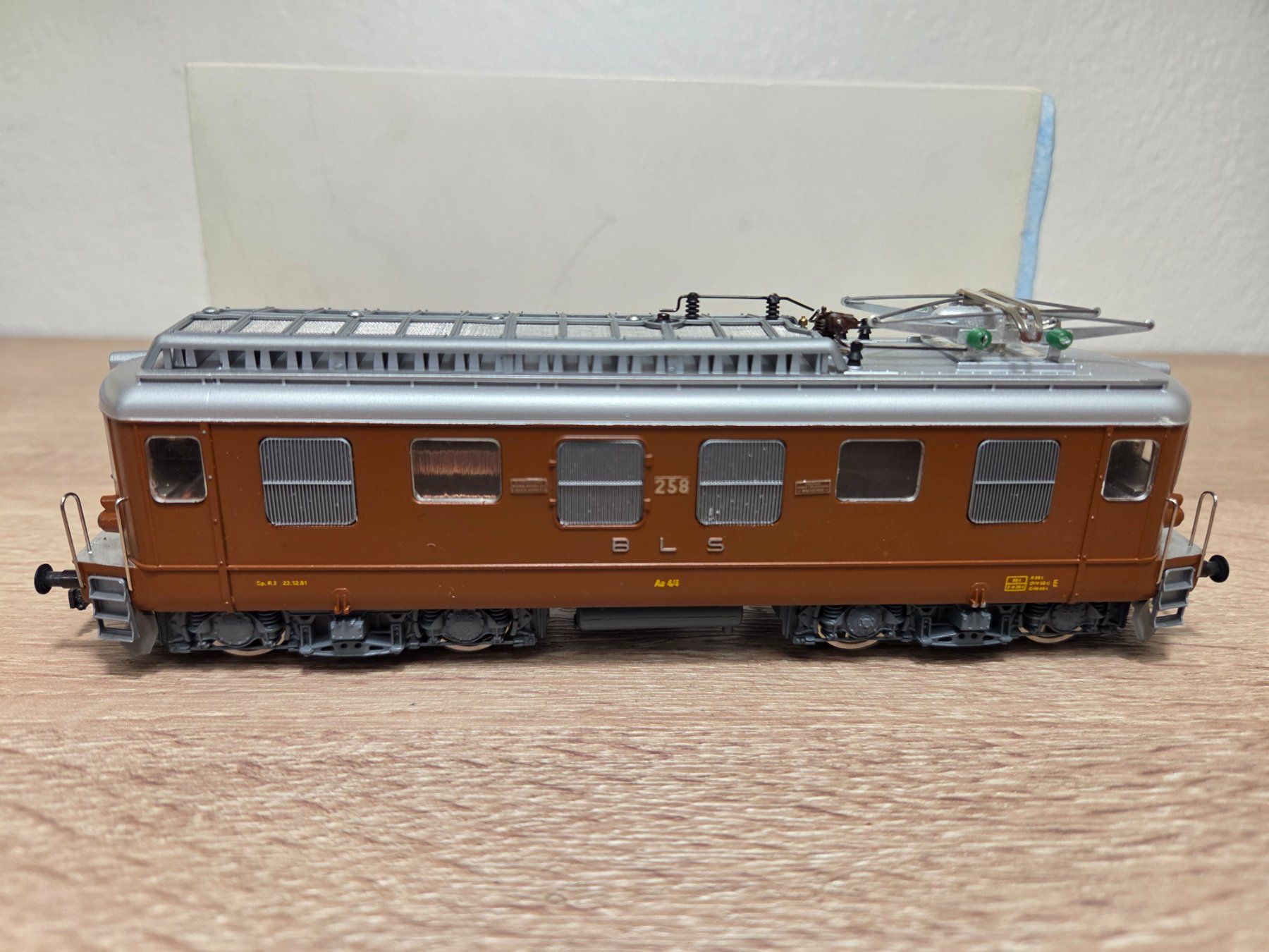 Modelleisenbahnen: EMAG E-Lok 258 Ae 4/4 BLS H0 – Gebraucht aus St-Aubin-Sauges von Lo_Go 1