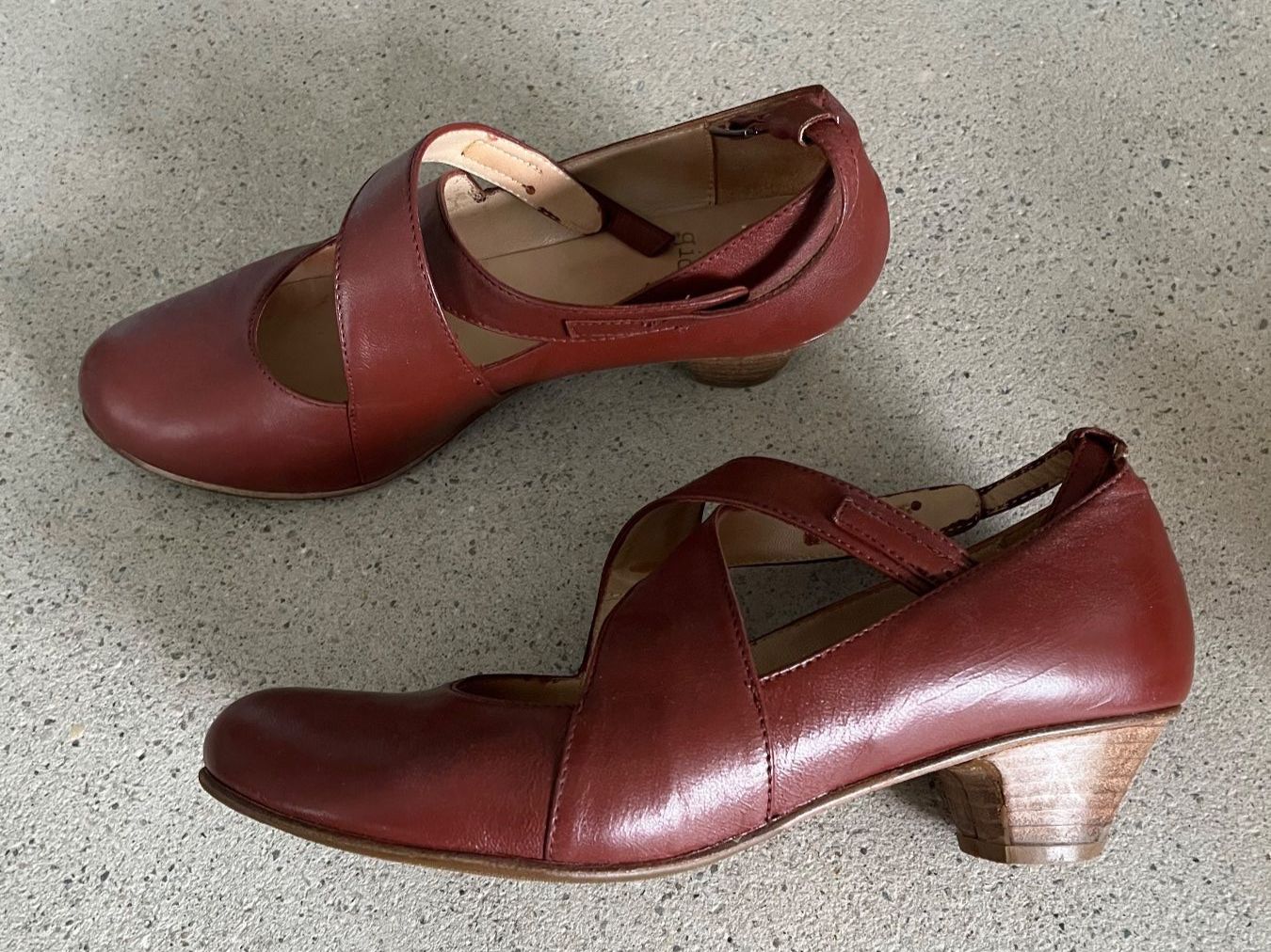 Scarpe da donna: Lederpumps, Gidigio, Gr 38.5 – Usato da Dietikon venduto da negodium 1