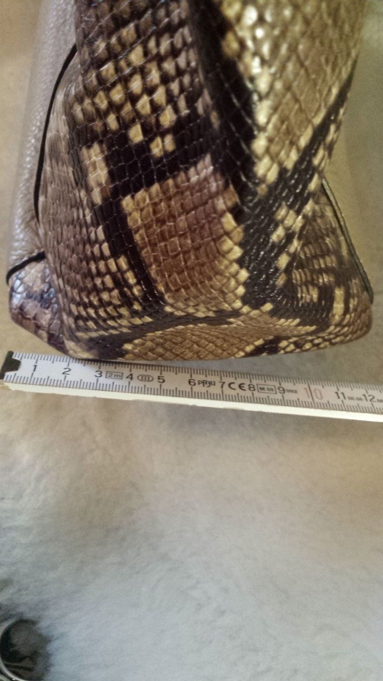 Michael Kors Taschen für Damen: Portoaktion! Michael Kors Riley Tasche, Leder Beige, Python – Neu (gemäss Beschreibung) aus Luzern von Zimprich 9
