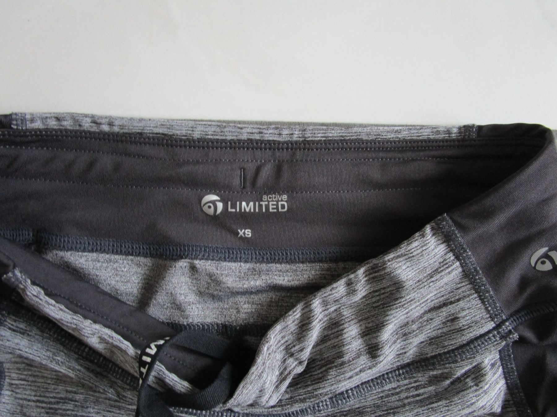 Tchibo Pantaloni: Sport-Tight 7/8 Tchibo Gr. XS – Usato da Volketswil venduto da Megaissimo 1