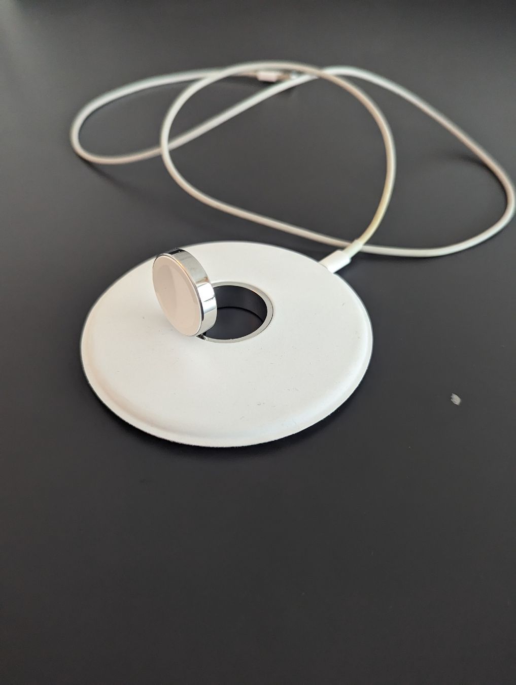 Accessori per Smartwatch: Apple Watch Ladestation / Charging Stand – Usato da Zürich venduto da sevon 1