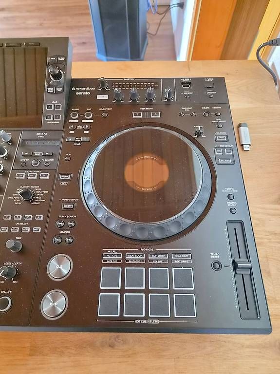 Pioneer Platines de mixage: AlphaTheta XDJ-AZ All-in-one-DJ-System – D'occasion à Brittnau par AerPas 2