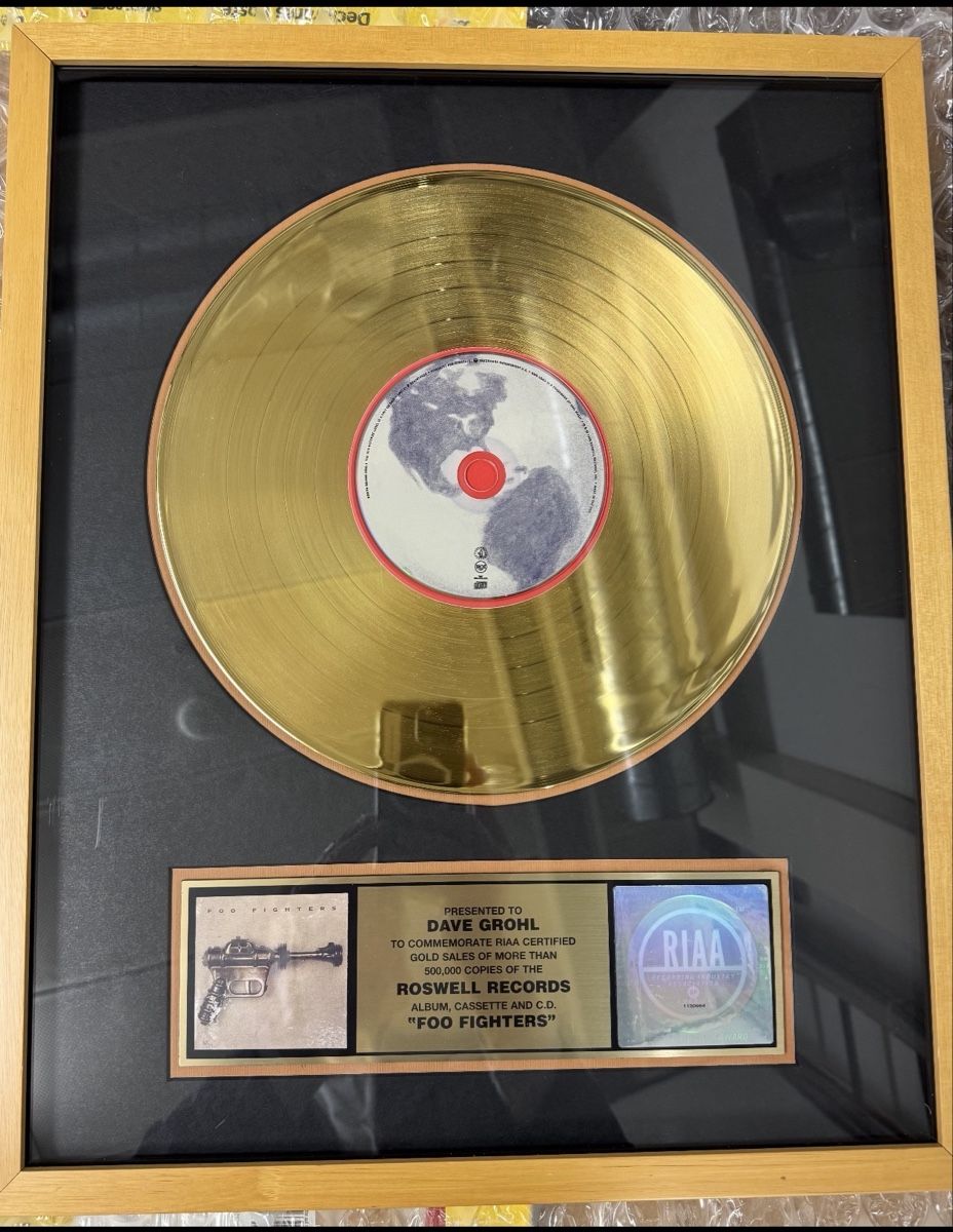 Cartes à collectionner: RIAA Award Foo Fighters, Dave Grohl – Neuf (Voir description) à Lausanne par Awards