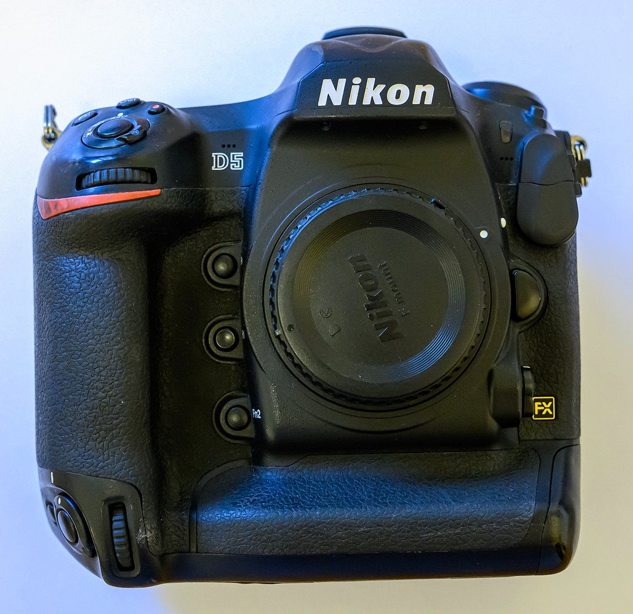 Nikon Fotocamera: Nikon D5 – Usato da Zürich venduto da pf8005