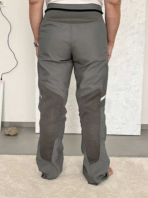 BMW Pantaloni: BMW Airflow 3 Töffhose Gr. 38 – Usato da Wünnewil venduto da april24 1