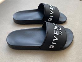 Givenchy Bade- Sandalen Gr. 41