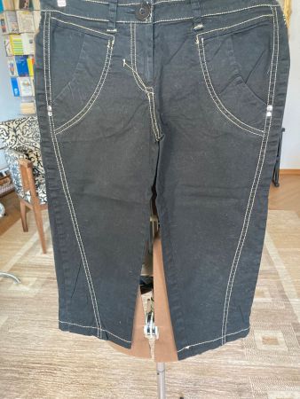 Caprihose schwarz mit Goldnähten, Gr. XS