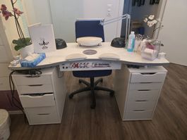 Nageltisch mit integrierter Absaugung 