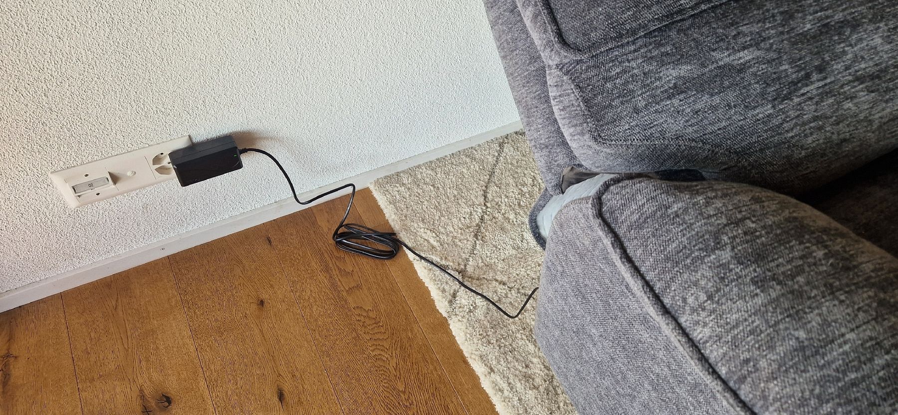 Sofas: 2er-Sofa Loris Stoff Grau, mit Relaxfunktion – Gebraucht aus Rothenburg von maverikmk2 4
