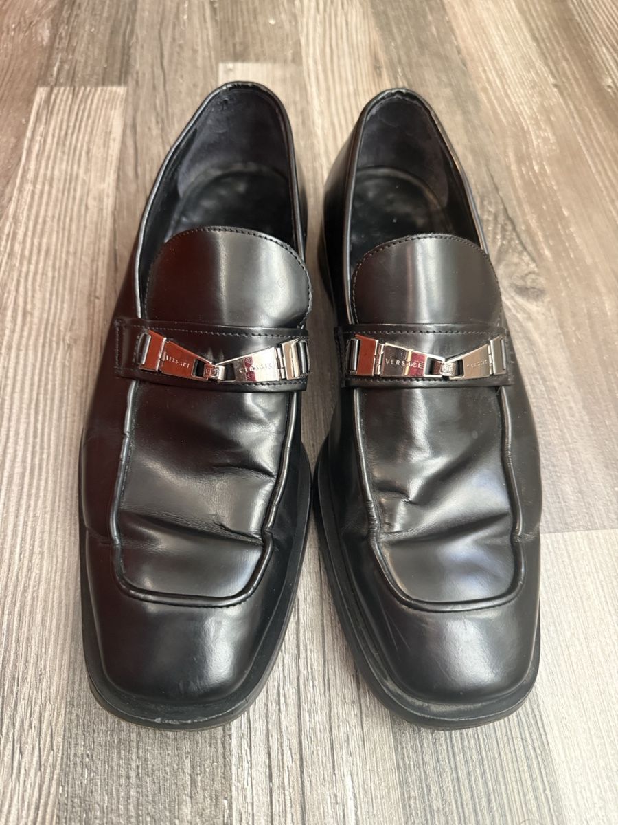 Versace Scarpe da uomo: Mocassins Versace classiques en cuir noir - Taille 42.1/2 – Usato da Monthey venduto da Joseph-29
