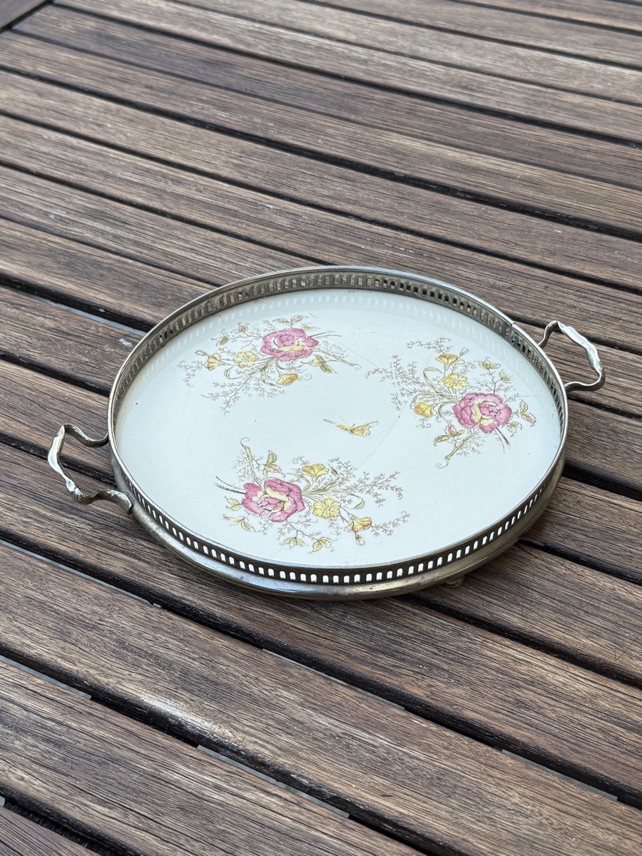 Piatti di portata: Serviertablett versilbert rund mit Blumenmuster  – Usato da Dübendorf venduto da Ralph99