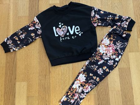 Süsses Mädchen Set, Grösse 110, Top Zustand, Blumenmuster