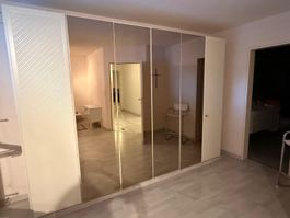 Grosser Kleiderschrank mit Spiegeltüren - Wohnungsauflösung