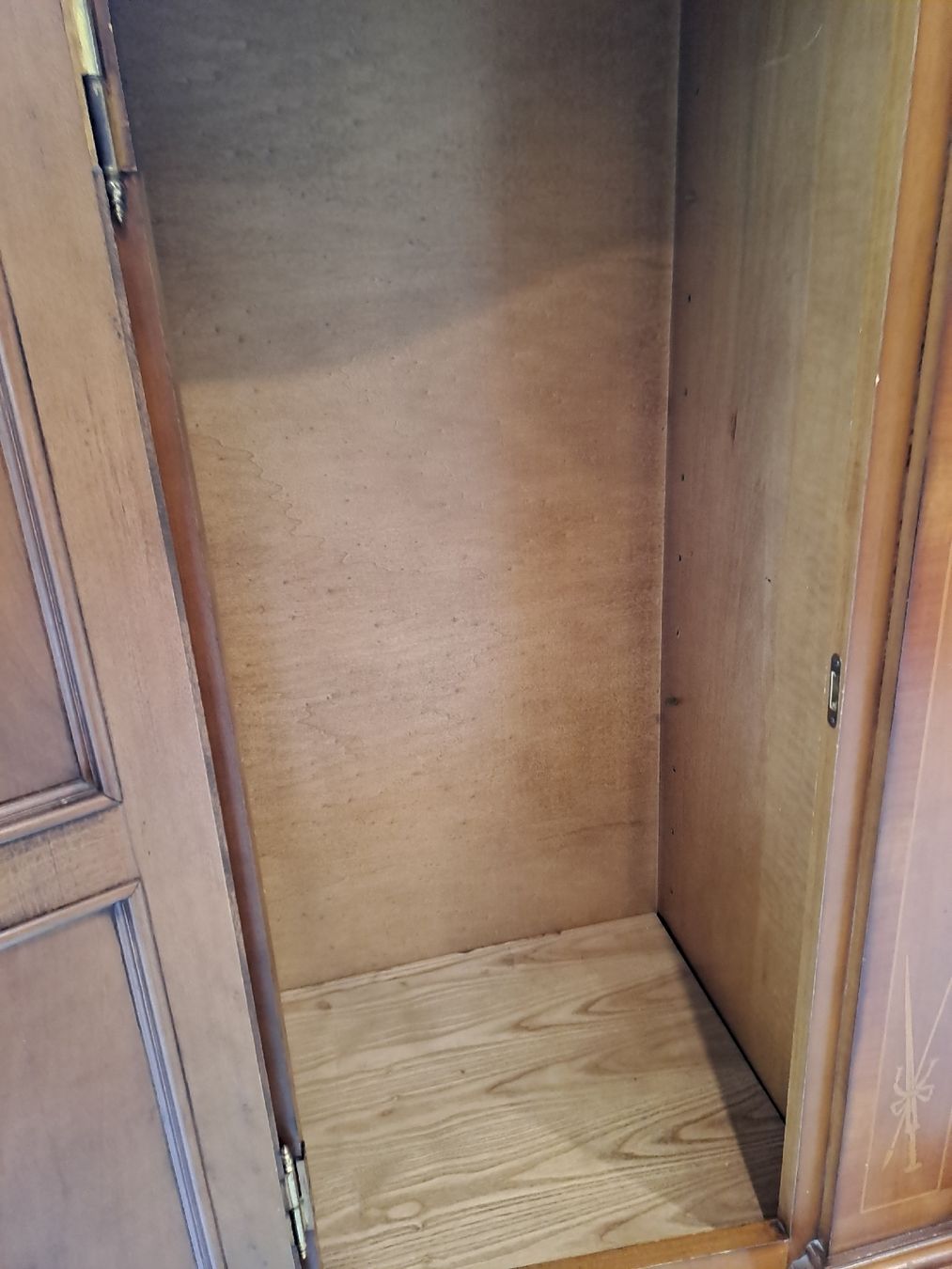 Armadi: Holzschrank – Usato da Burgdorf venduto da 01jschenk 6
