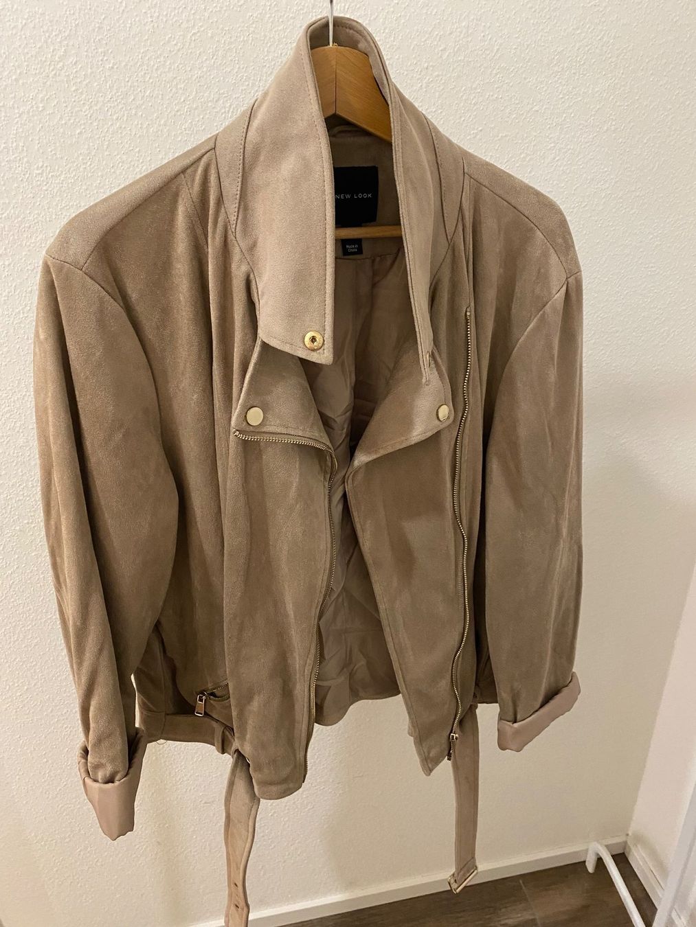 New Look Jacken: New Look Jacke Wildleder-Optik beige Gr. 52 – Gebraucht aus Pratteln von a23_j2gs 3