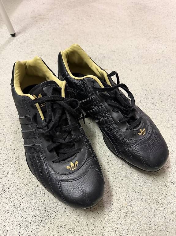 Scarpe da uomo: ADIDAS LEDER-SNEAKERS GOOD YEAR EDITION – Usato da Märstetten venduto da sha_9p7c