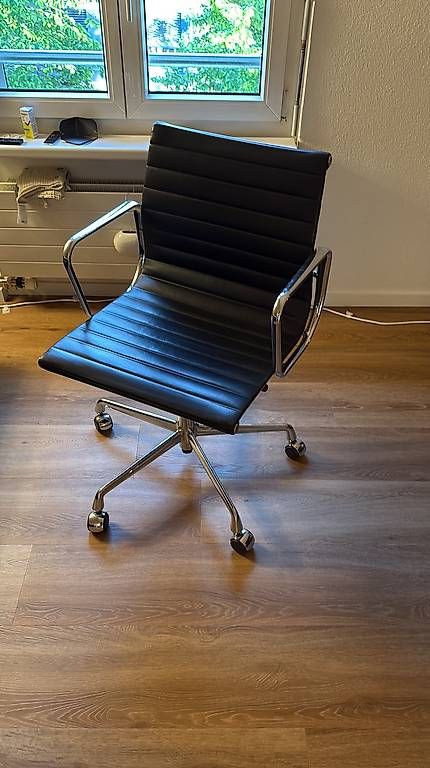 Vitra Sedie: Vitra EA 117 Leder – Usato da Frauenfeld venduto da Elooooo