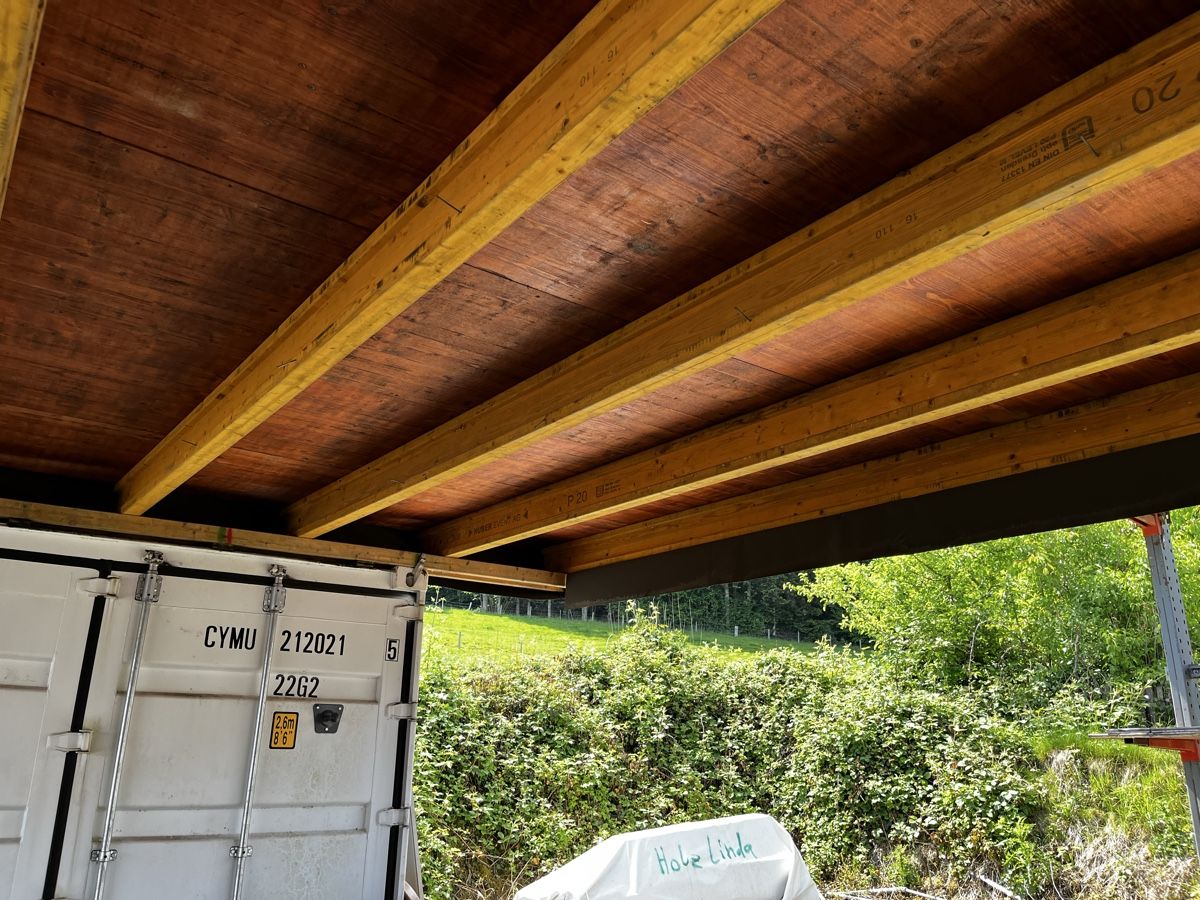 Articoli in legno: Containerdach 8 x 6 m mit Schaltafeln und Dokaträger – Usato da grosswangen venduto da Poliniman0 3