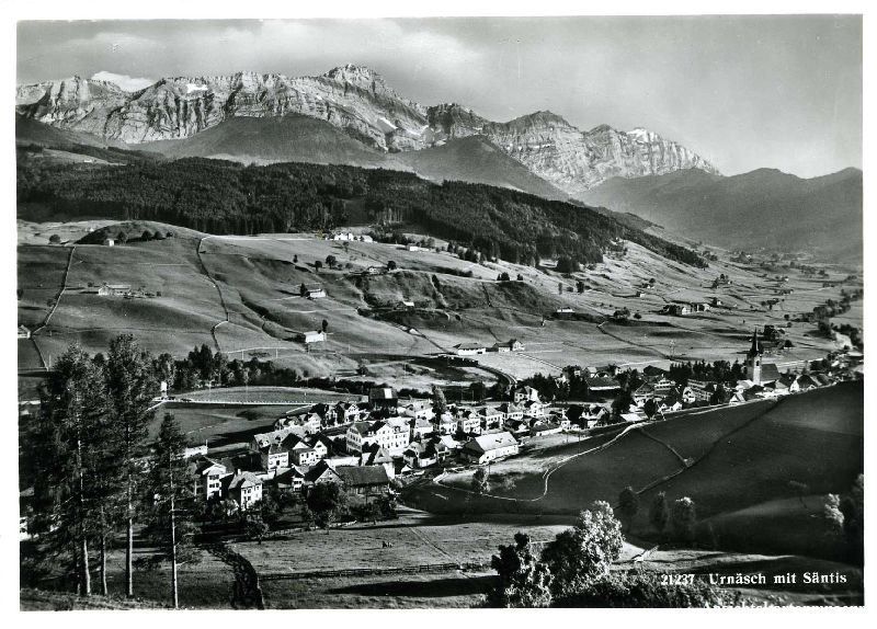 Cartoline postali: Urnäsch - mit Säntis + ca. 1950 – Usato da Emmenbrücke venduto da teestube