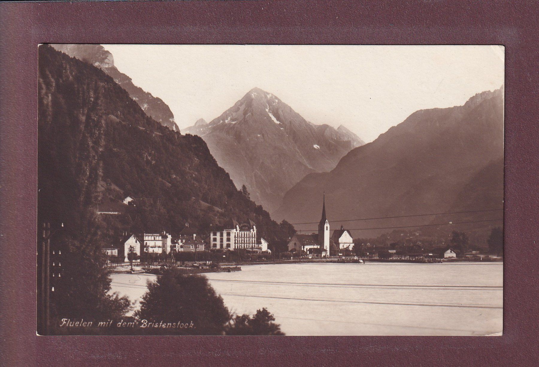 Ansichtskarten: FLÜELEN - Kirche - Bristenstock – Gebraucht aus Pully von nicecards