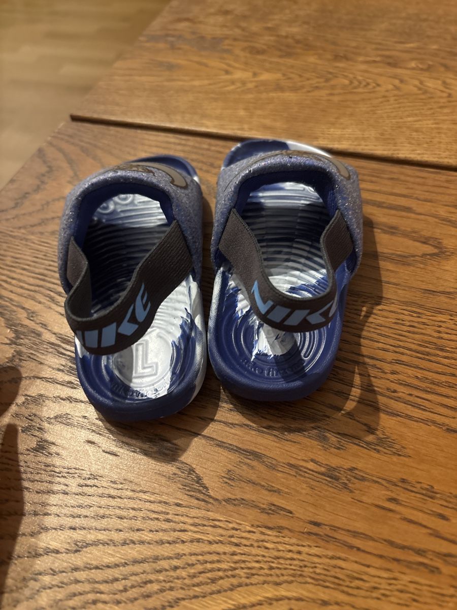 Scarpe per ragazzi: Nike Kinder Badeschuhe – Usato da Untervaz venduto da Efri33 2