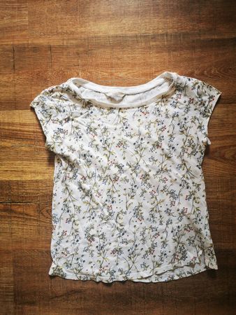 Clockhouse Shirt, Grösse M, Sommerliches Blumenmuster