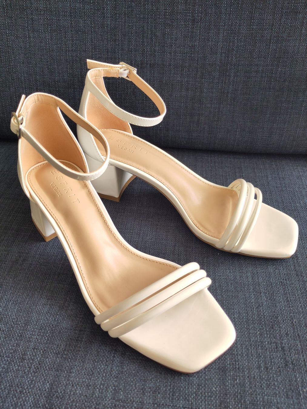 Esprit Scarpe da donna: ESPRIT Sandale off-white – Nuovo e nell'imballaggio originale da Zürich venduto da Fritschi11 3