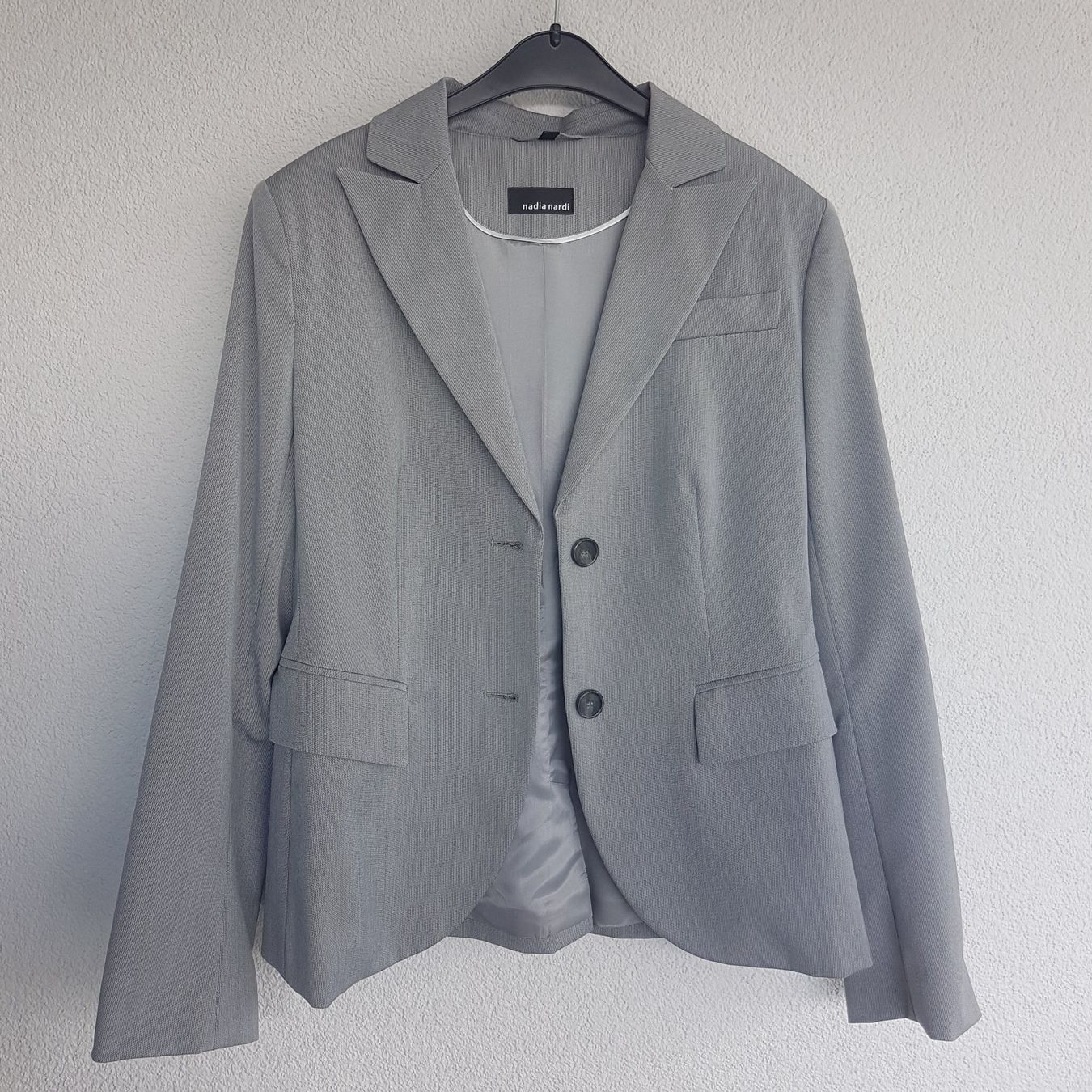 Giacche: Blazer grau nadia nardi Gr.36 – Usato da Uetendorf venduto da oinkioink88