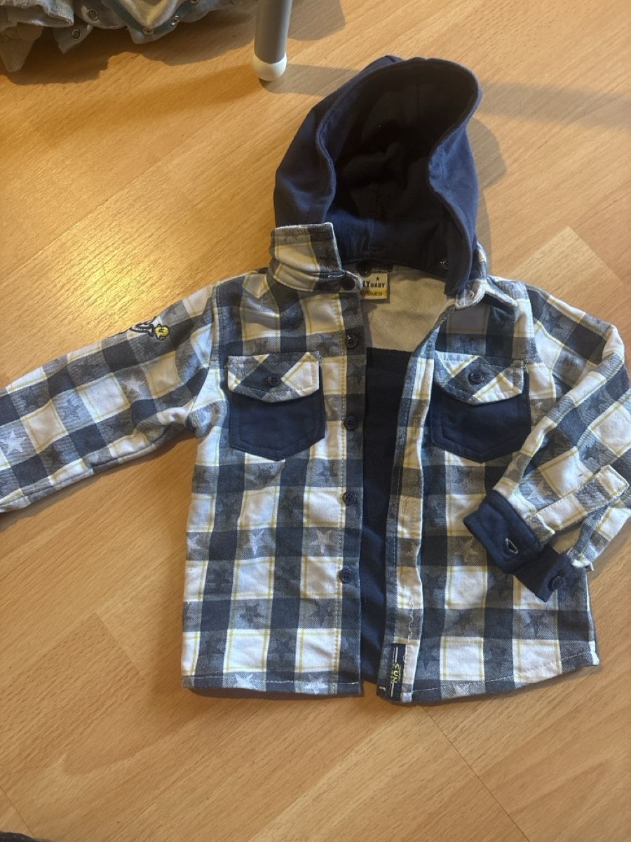 Kleiderpakete & -sets: Pullover und Jäckli Grösse 86 – Gebraucht aus Nunningen von sar_j2p6