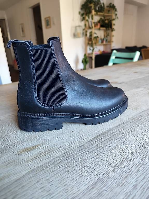 Damenschuhe: Stiefeletten – Gebraucht aus Flums von tin_zk28