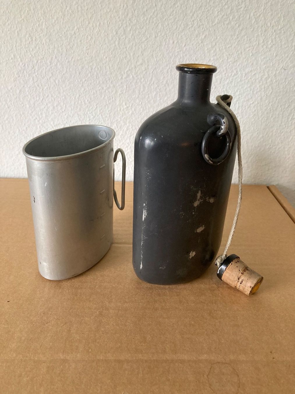 Schweizer Armee Attrezzatura & Pezzi di ricambio: Feldflasche Schweizer Armee – Usato da Frauenfeld venduto da Koffer12 1