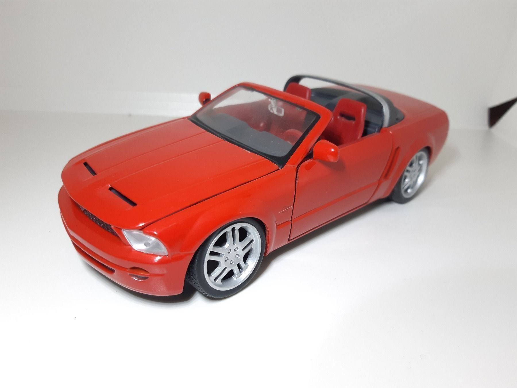 Maisto Kit di modellismo & Modellini statici: 1:24 Ford Mustang GT Concept Maisto – Usato da Cugnasco venduto da AndyAlfa