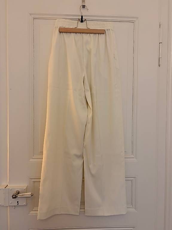 Pantalons: Samsoe Samsoe Hose weiss grösse S – D'occasion à Basel par yet_7svp 1