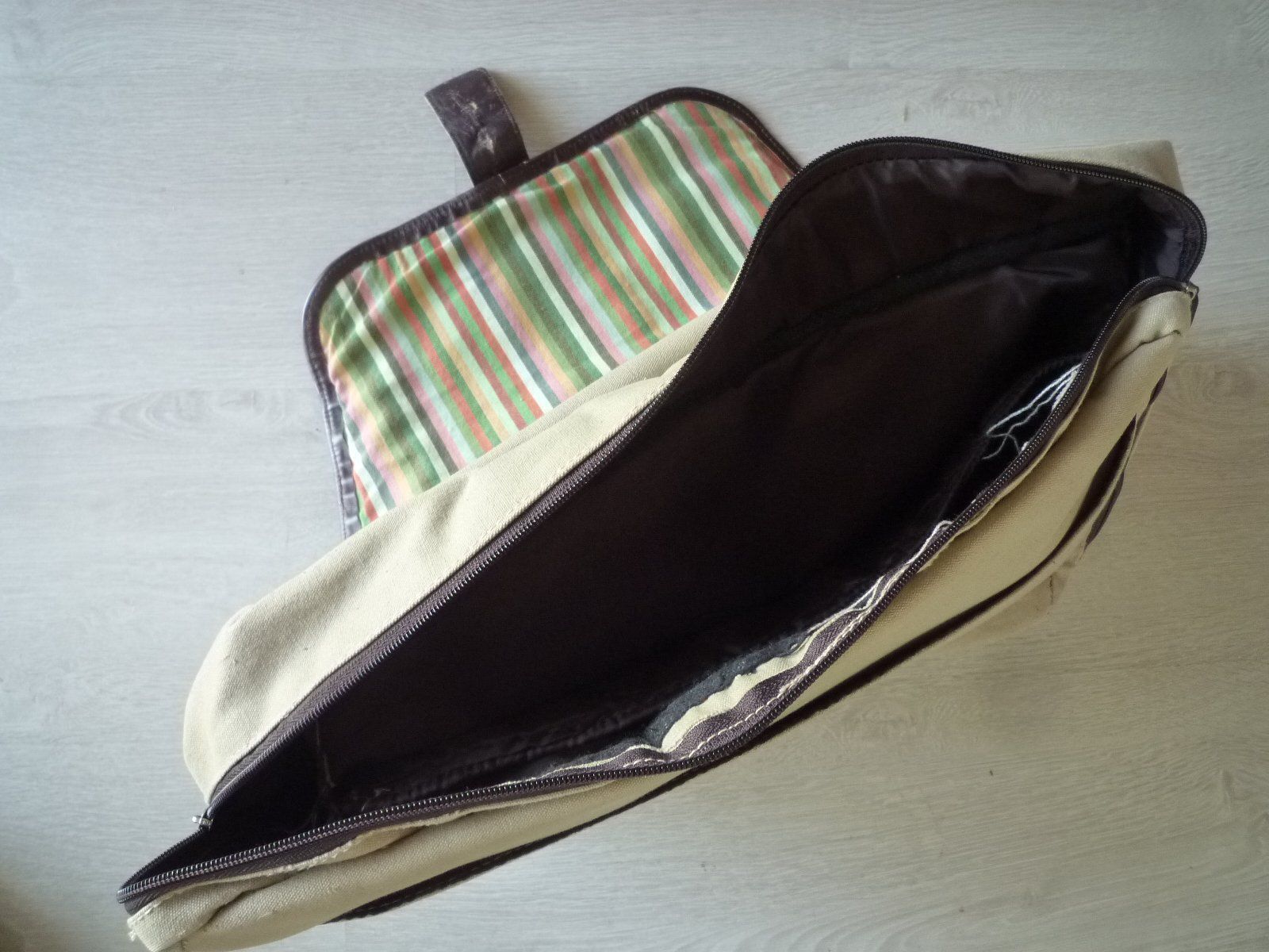 Servietten: Sacoche Serviette - Tasche – Defekt aus Delémont von fagemina 1