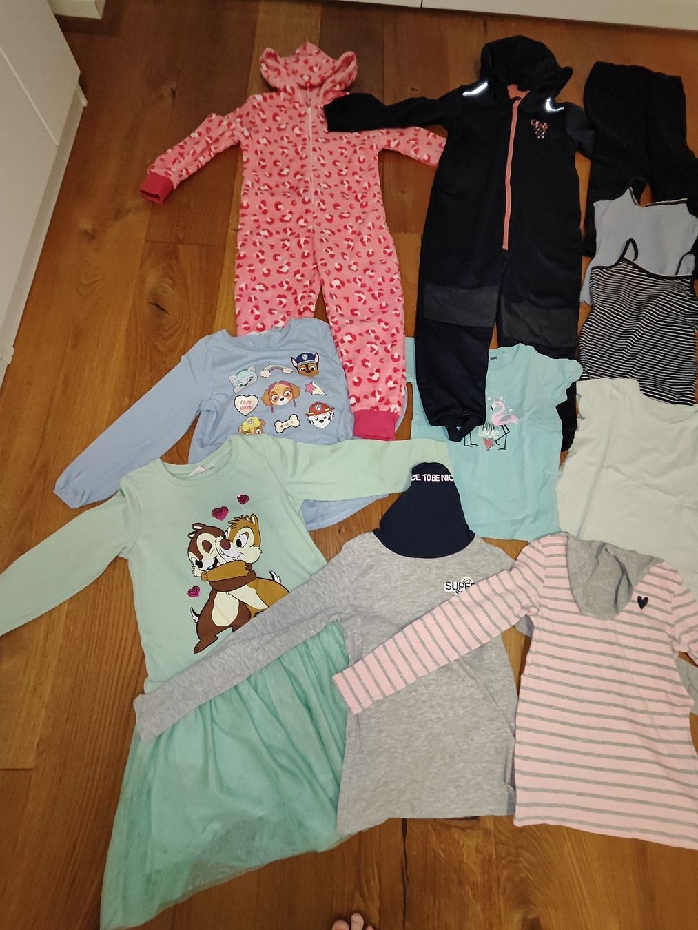 Lotti & Set di vestiti: Kleiderpaket Gr.122/128 – Usato da Kriens venduto da Xonox 1